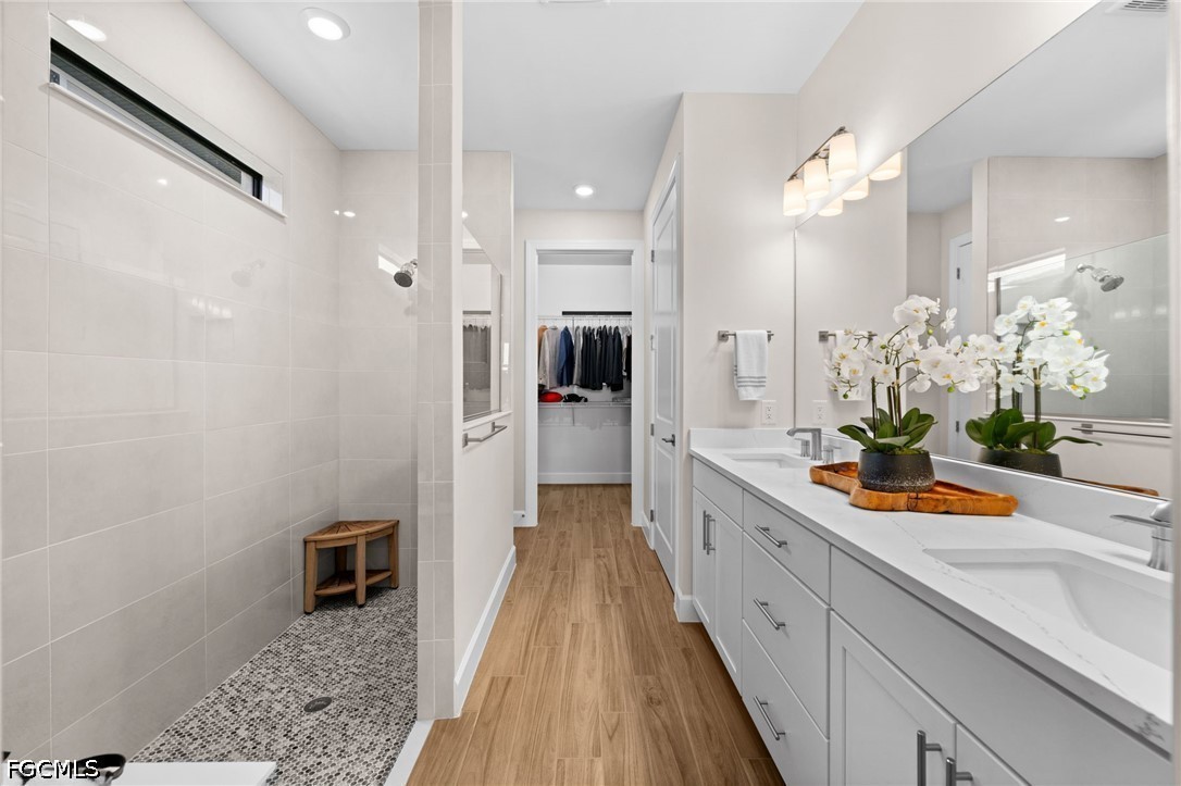 19025 Aqua Shore DR