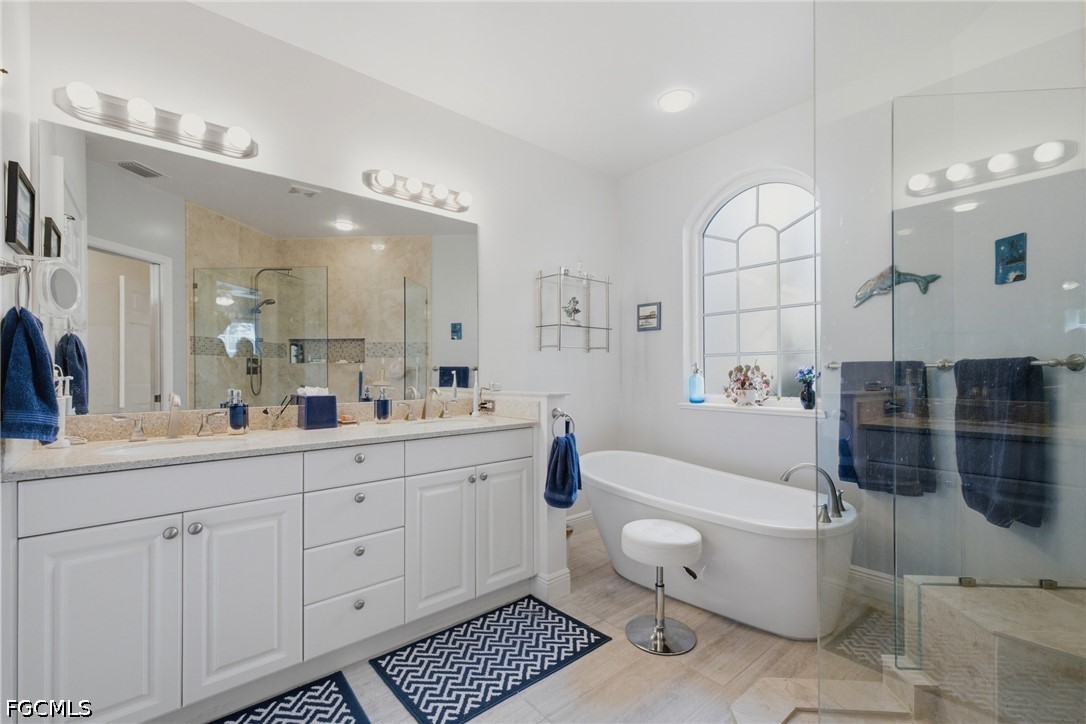 5111 W Hyde Park CT 101