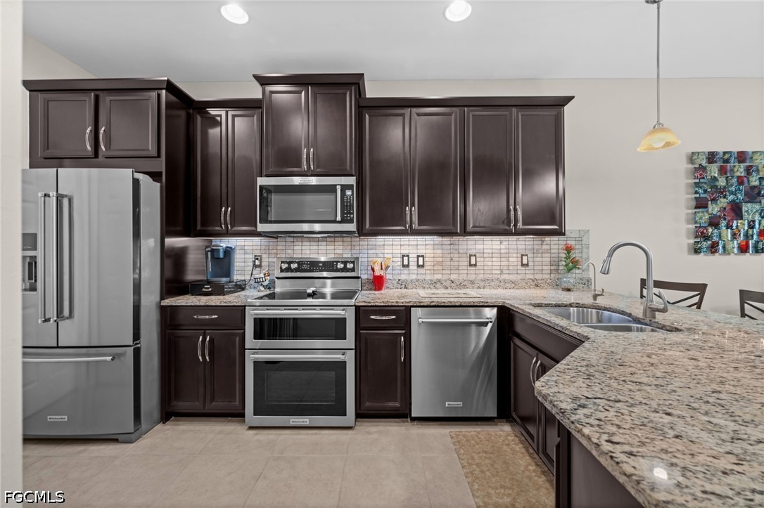 3105 Redstone CIR