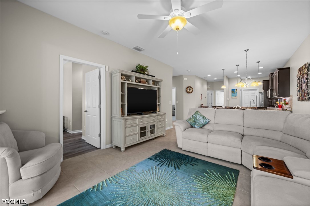 3105 Redstone CIR