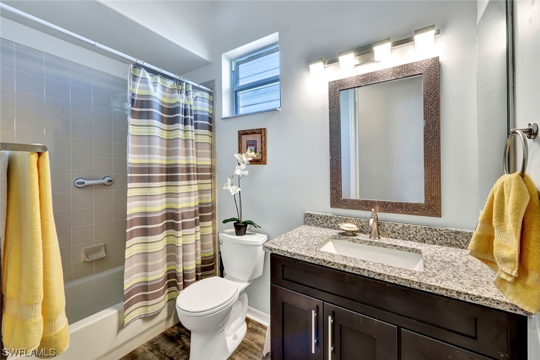 2242 Oxford Ridge CIR