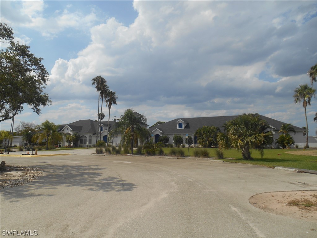 2242 Oxford Ridge CIR