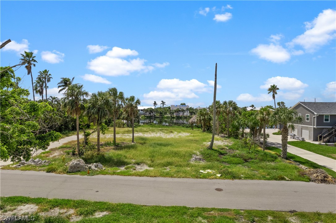565 Lake Murex Circle