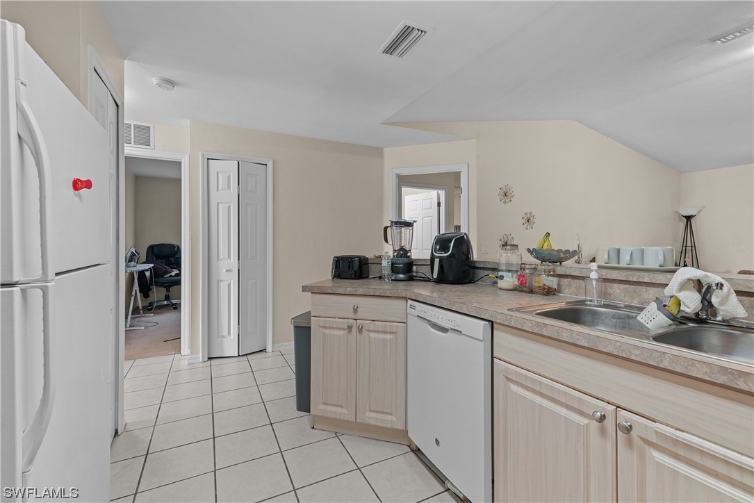 129-131 Jenna Avenue S