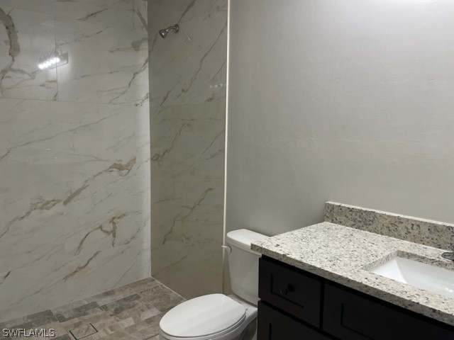 915-917 Graystone AVE