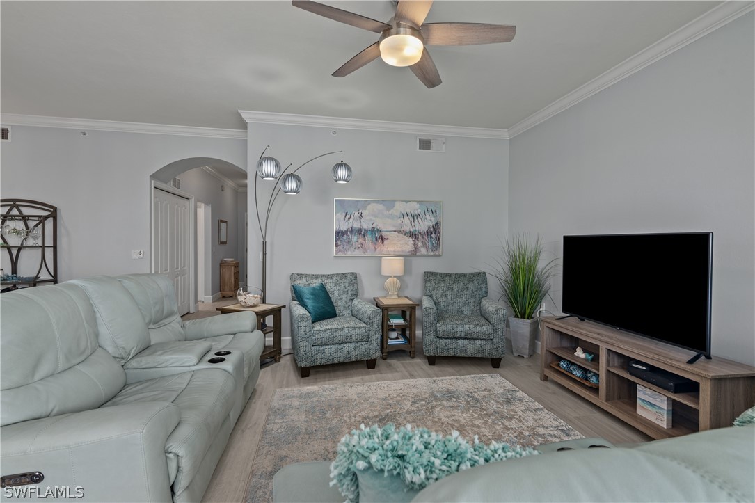 10390 Washingtonia Palm WAY 4422