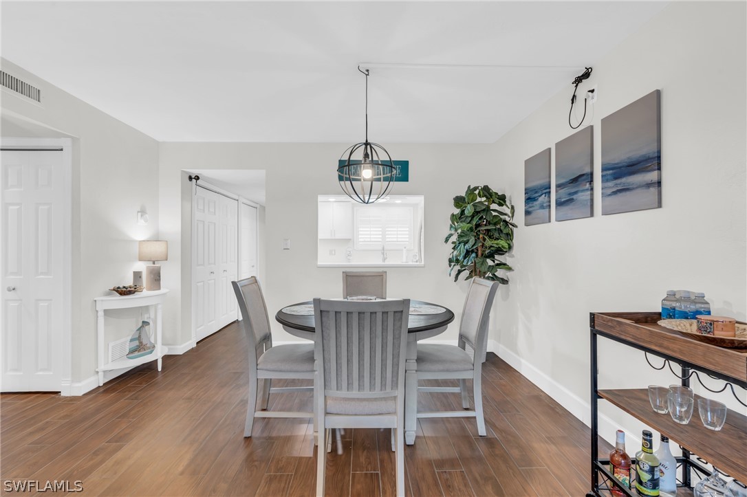2121 Collier AVE 204