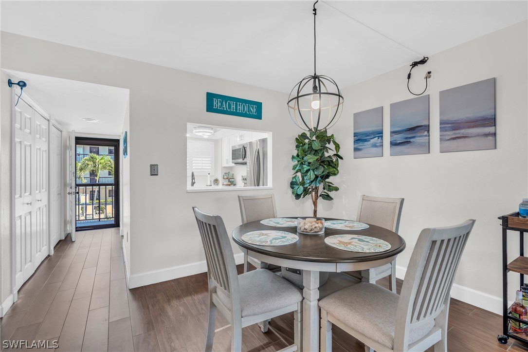 2121 Collier AVE 204