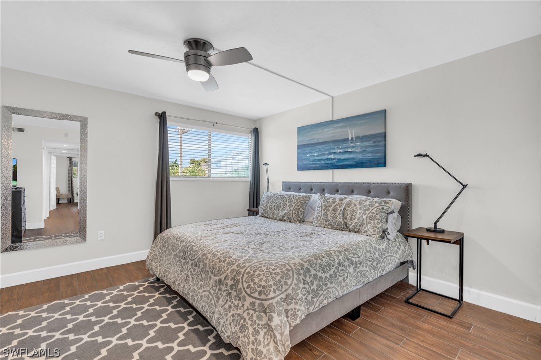 2121 Collier AVE 204
