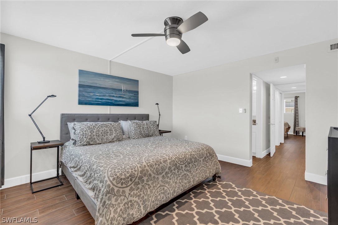 2121 Collier AVE 204