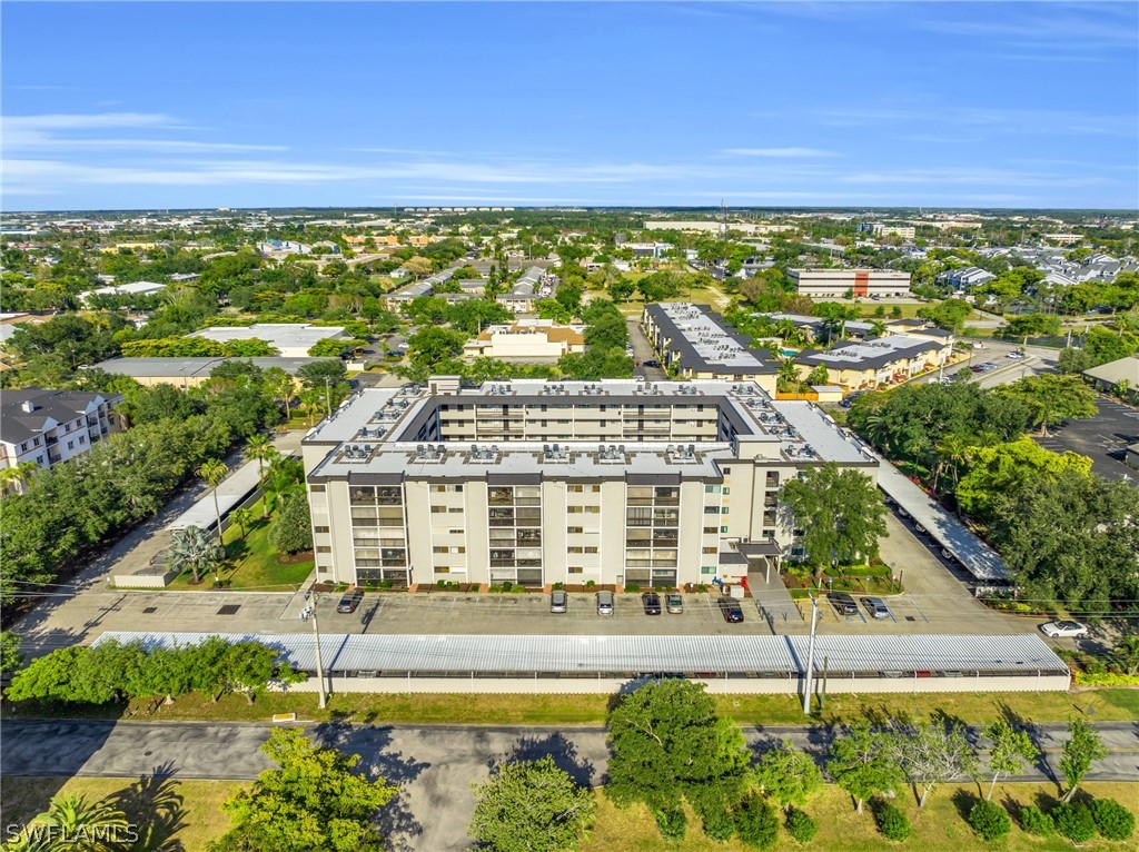 2121 Collier AVE 204