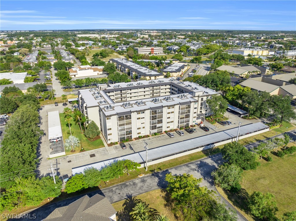 2121 Collier AVE 204