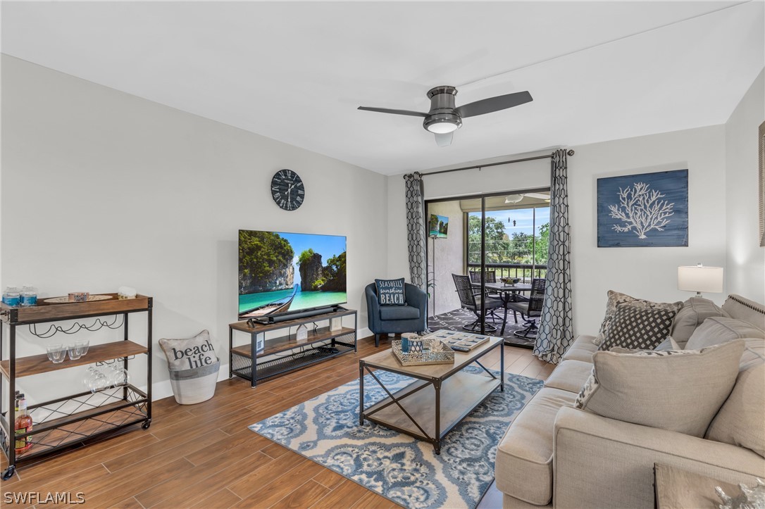 2121 Collier AVE 204
