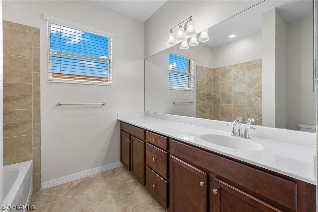 8894 Via Isola CT