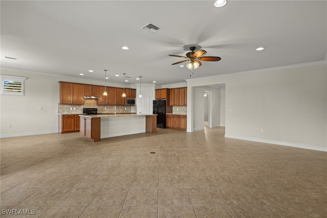 11897 Dixon DR
