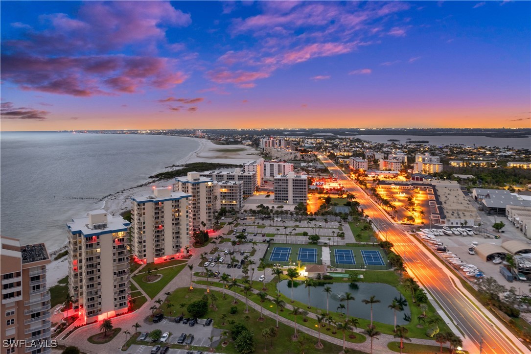 7360 Estero BLVD 1107