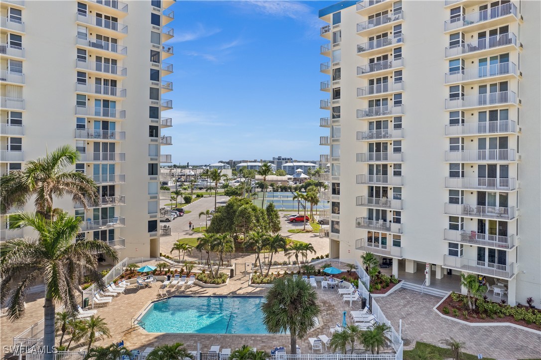 7360 Estero BLVD 1107