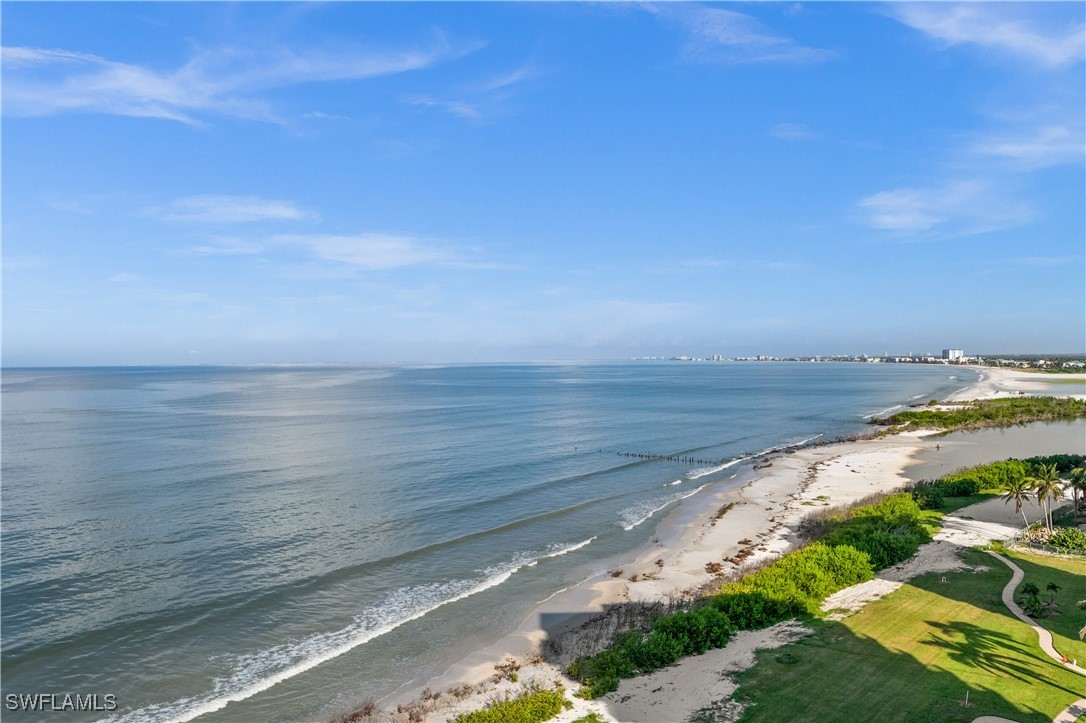 7360 Estero BLVD 1107