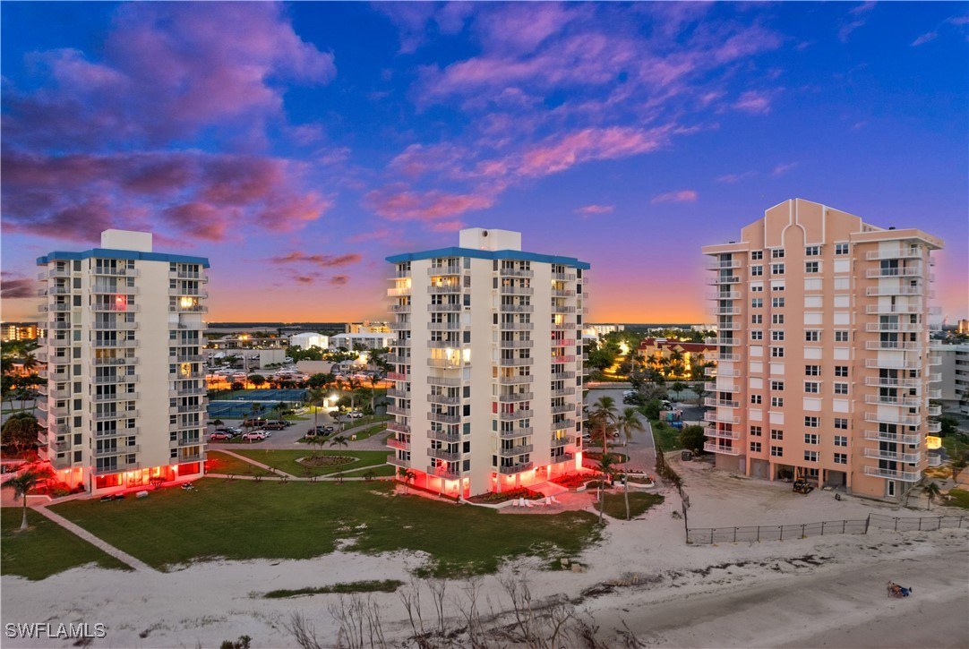 7360 Estero BLVD 1107