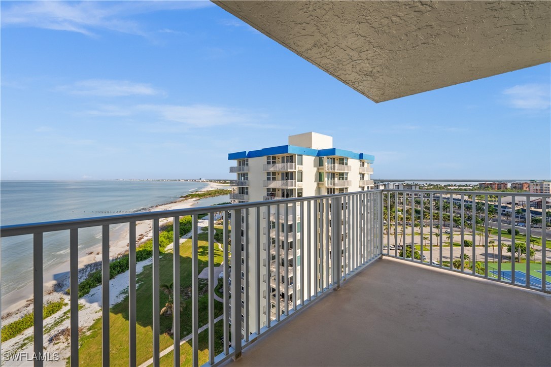 7360 Estero BLVD 1107