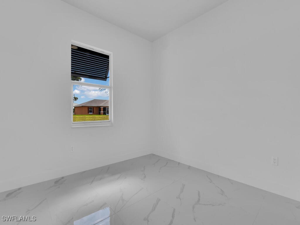 6022 Thrush AVE