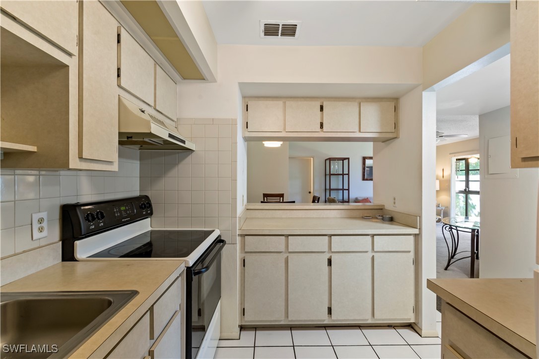 8101 South Woods Circle 14