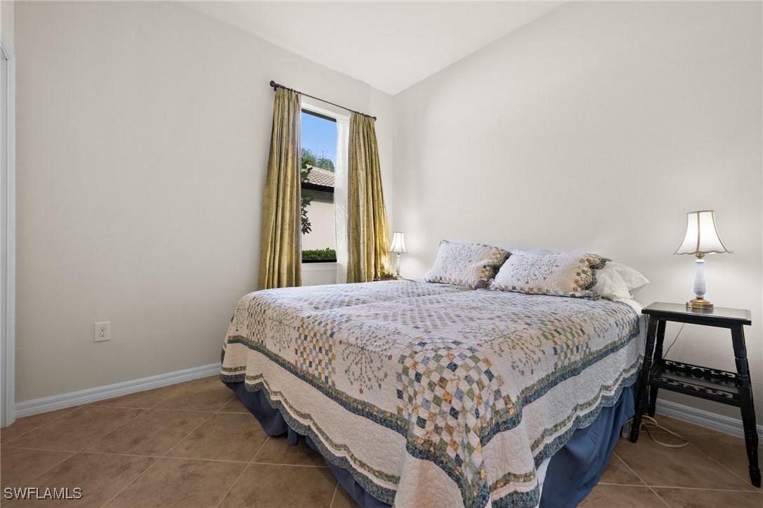 11273 Carlingford RD
