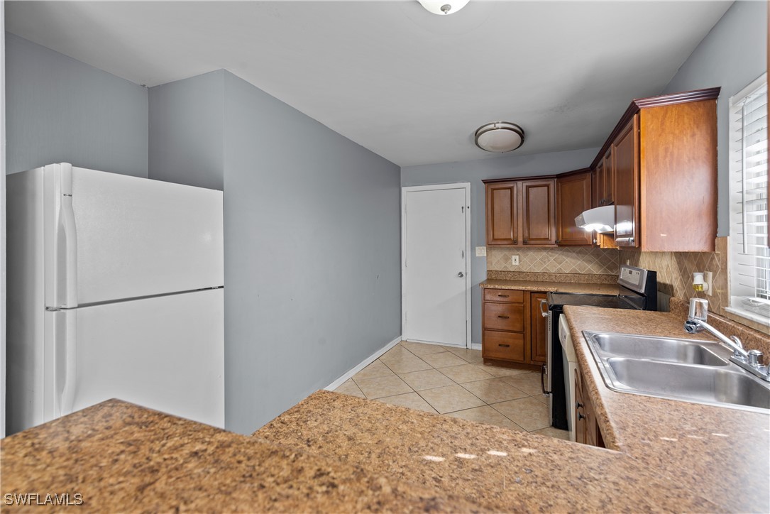 232 SE 3rd TER