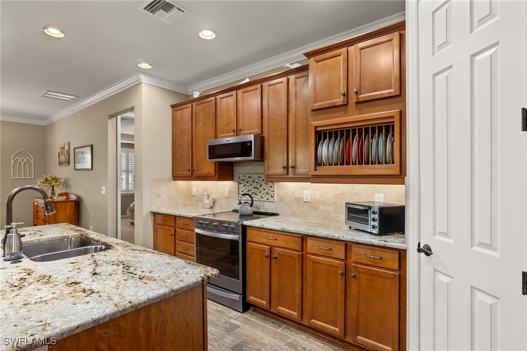 10817 Dennington RD