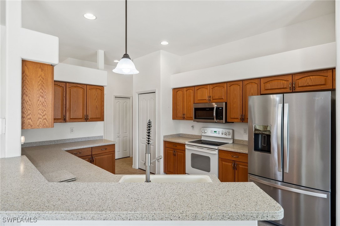 2243 Oxford Ridge CIR