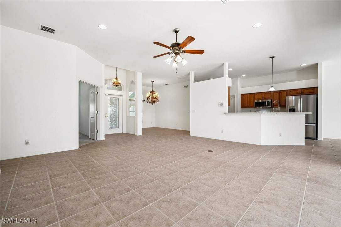 2243 Oxford Ridge CIR