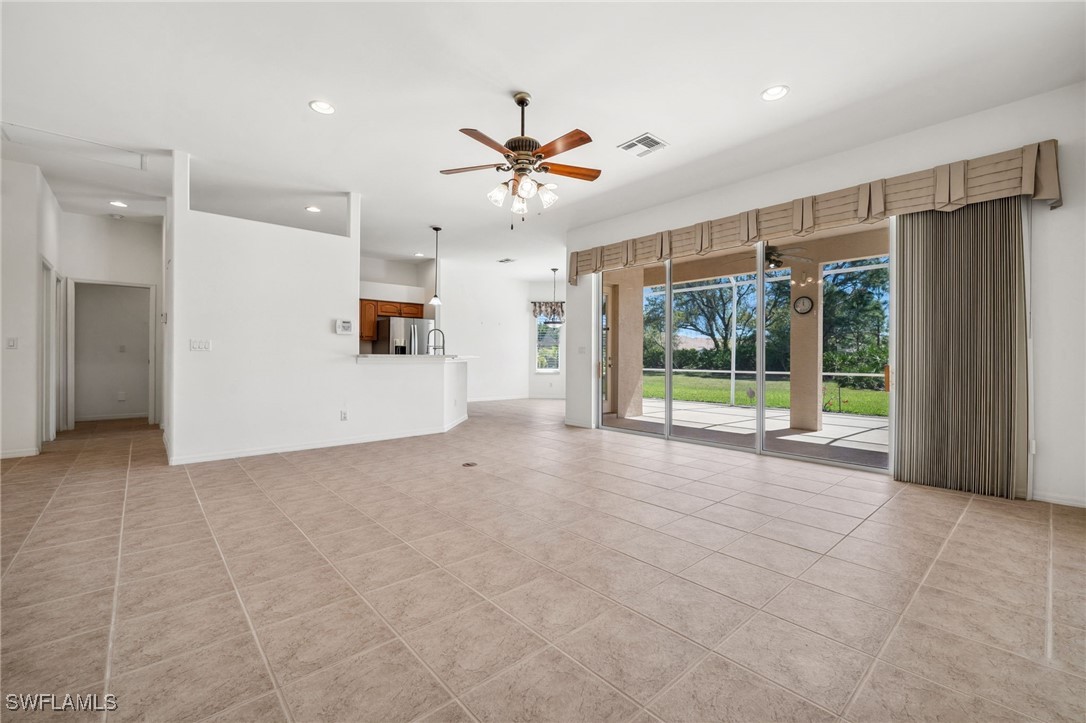 2243 Oxford Ridge CIR