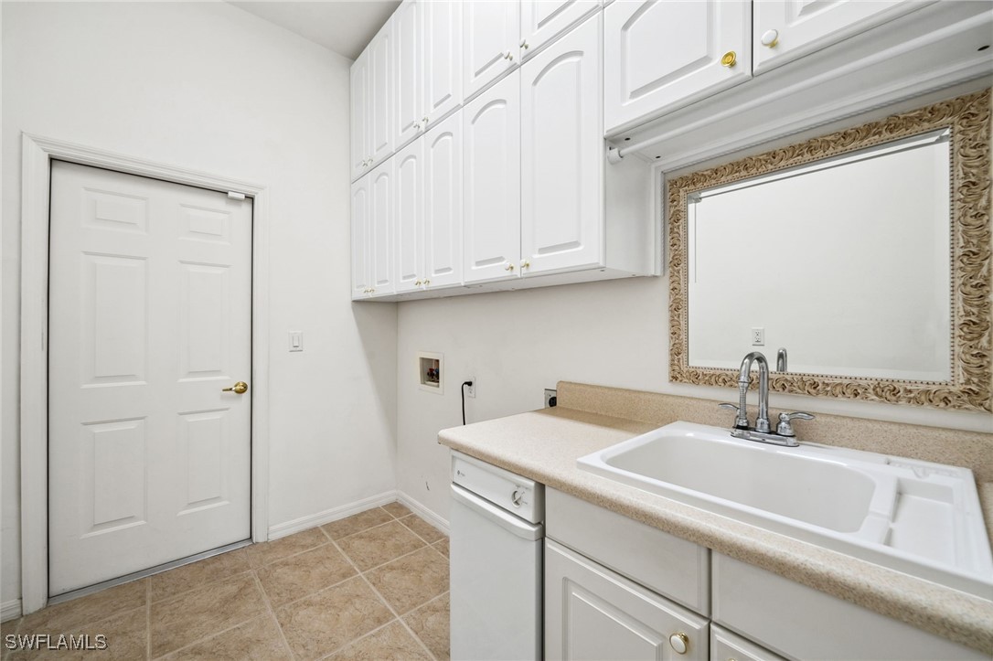 2243 Oxford Ridge CIR