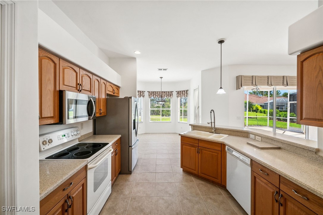 2243 Oxford Ridge CIR