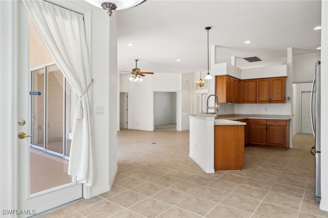 2243 Oxford Ridge CIR