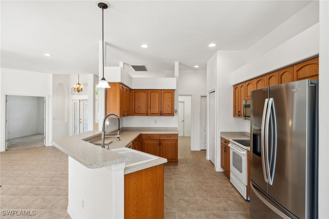 2243 Oxford Ridge CIR