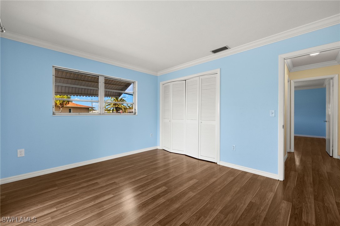 2306 Flora AVE