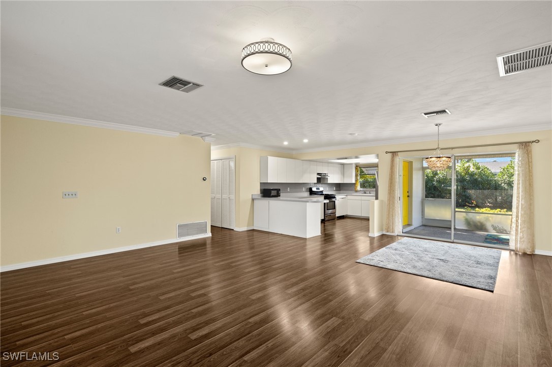2306 Flora AVE