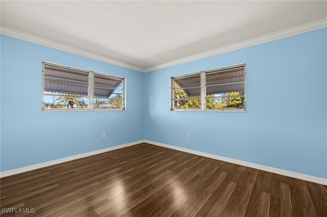 2306 Flora AVE