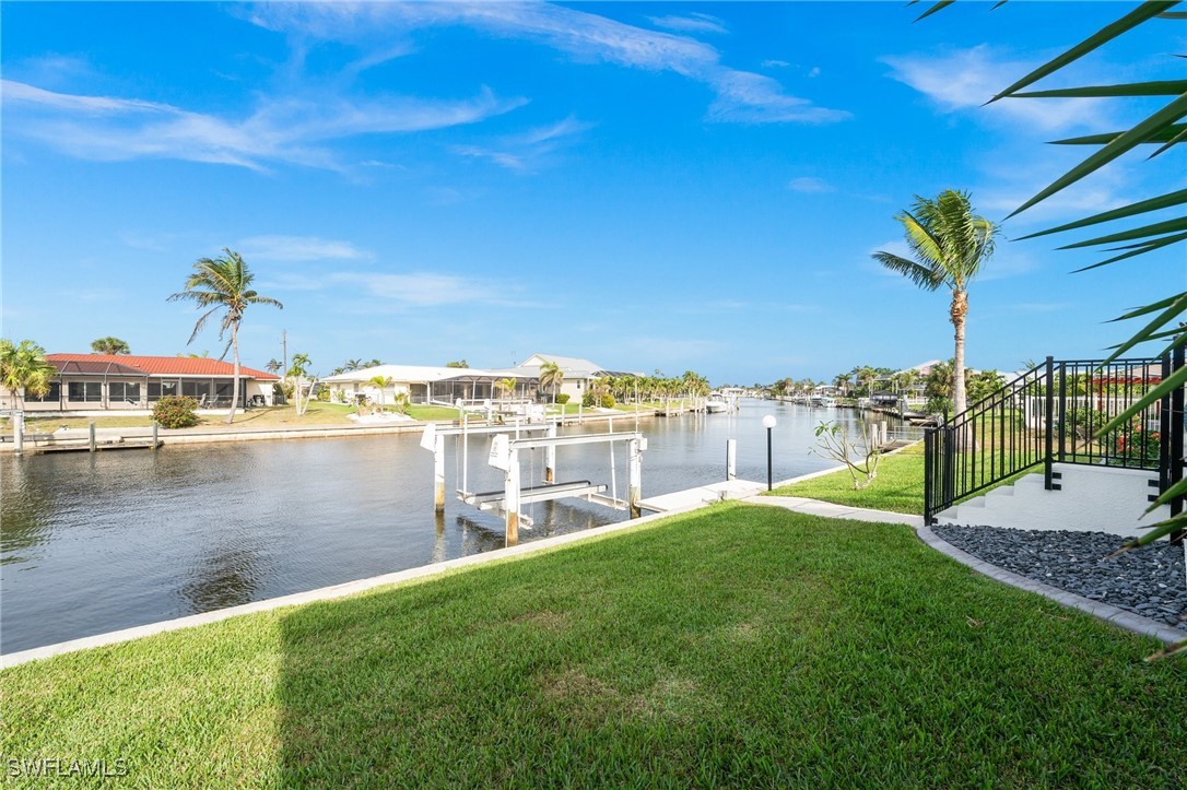 360 Capri Isles CT
