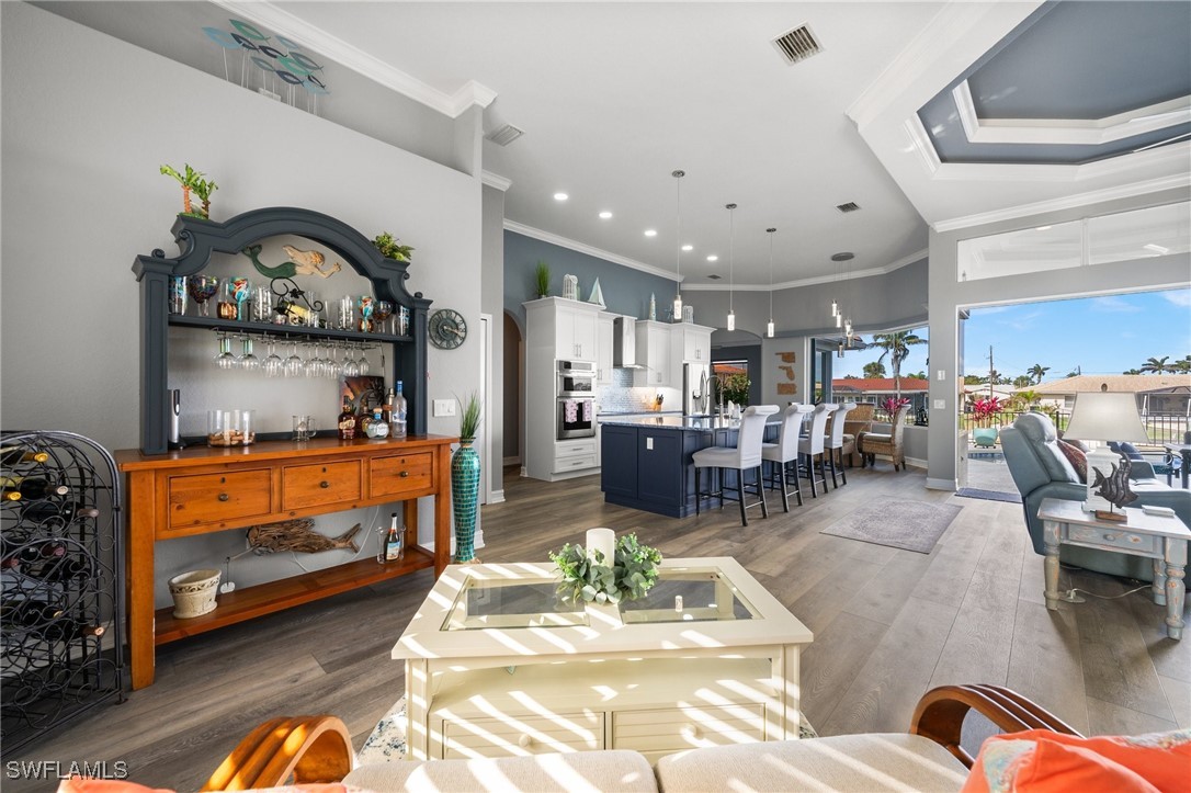 360 Capri Isles CT