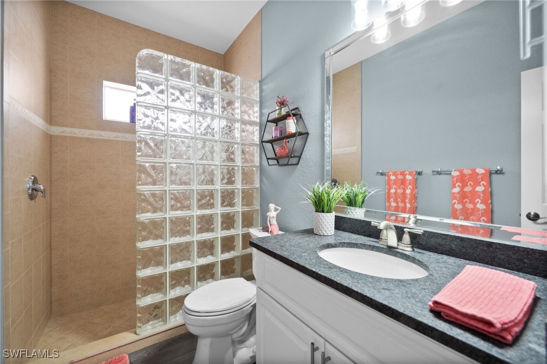 360 Capri Isles CT