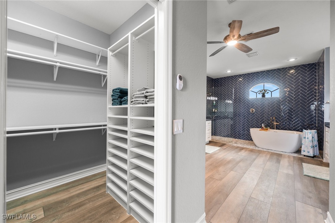 360 Capri Isles CT