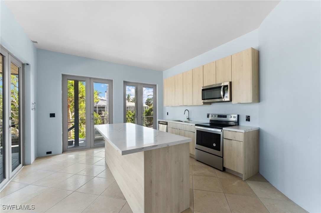 4150 Dingman DR