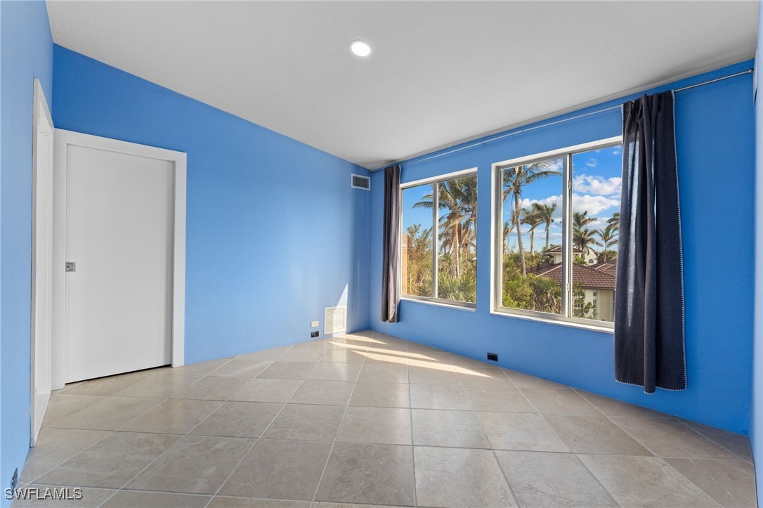 4150 Dingman DR