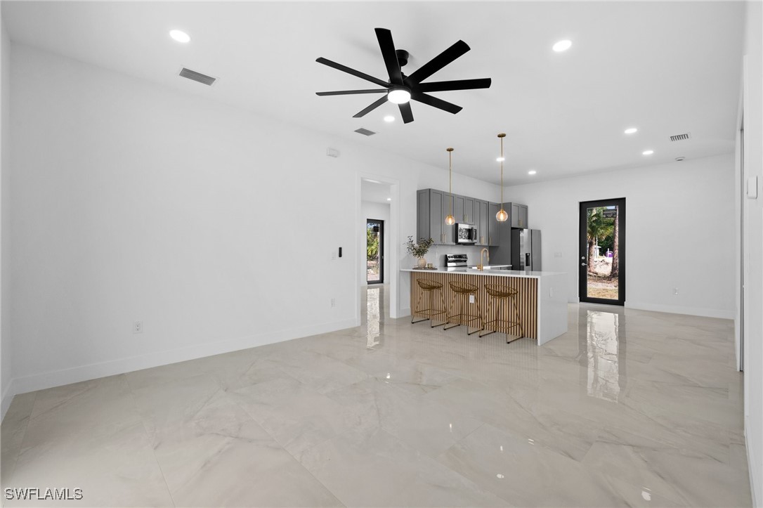 371 Peerless ST