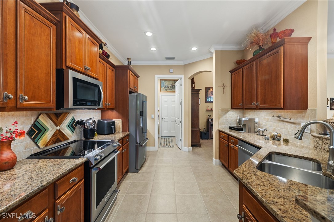 11179 Laughton CIR