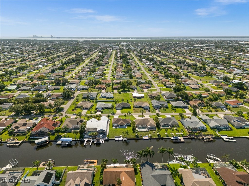 1910 SE 10th PL