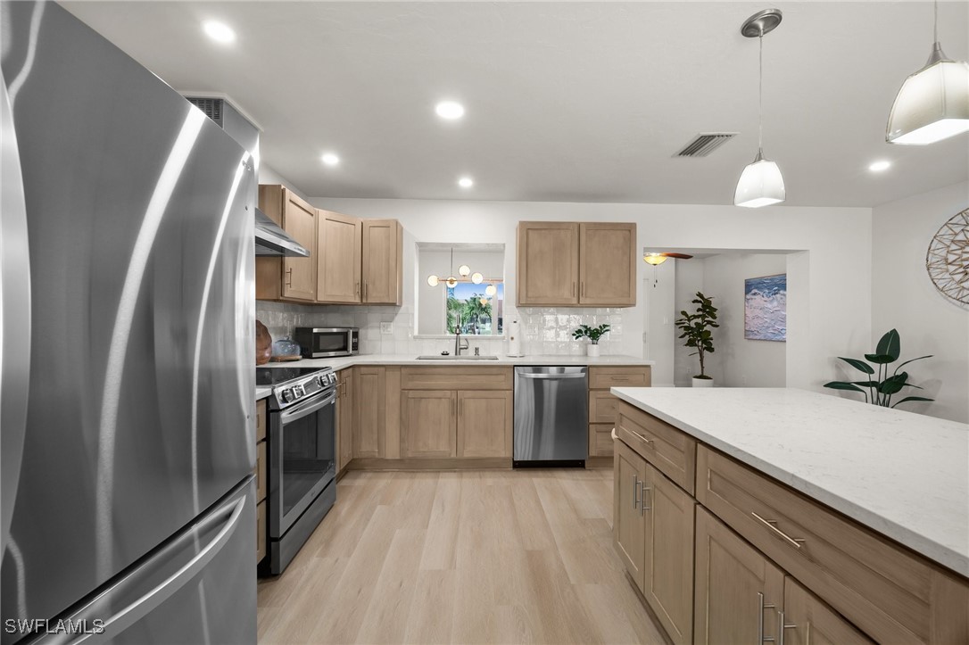 1910 SE 10th PL