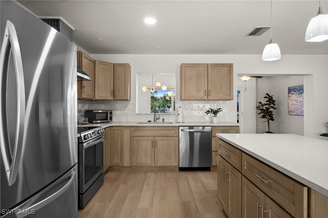 1910 SE 10th PL